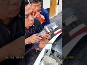 Detailing Motor Yamaha Nmax putih