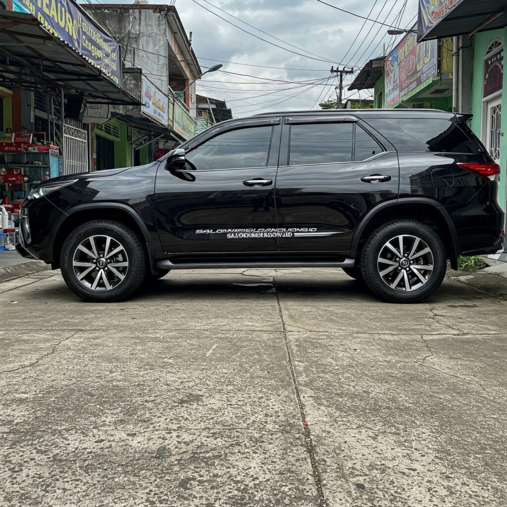 Tempat Detailing mobil Toyota Fortuner